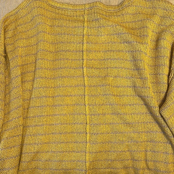 Altar'd State Shirt - Picture 4 of 4